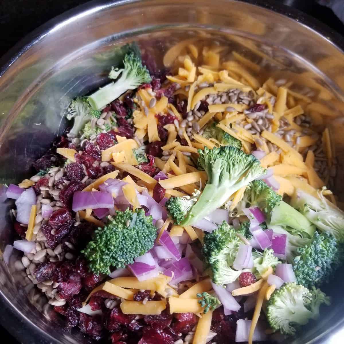 Mixed salad in a bowl.