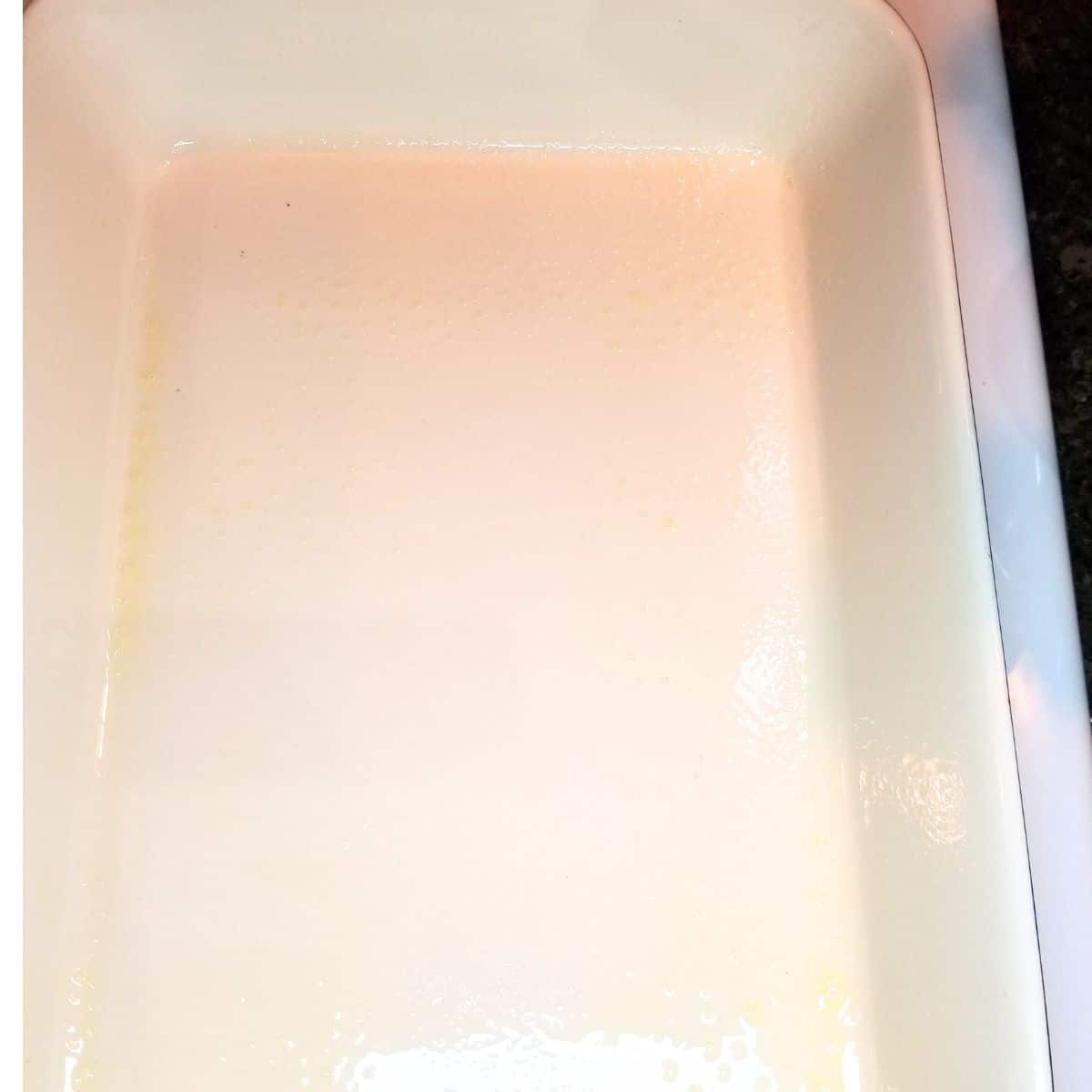 A baking dish for the casserole.